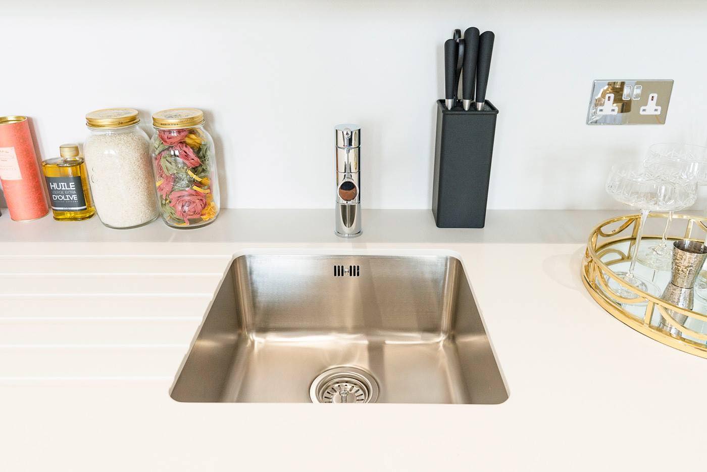 Sử dụng chậu rửa âm vừa thẩm mỹ và lại tiện lợi cho gia chủ khi sử dụng