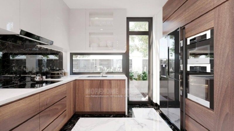 Trong ý tưởng trang trí nội thất phòng bếp của các biệt thự, nhà phố, mặt bếp được chú trọng hơn. Để đạt đến sự hoàn hảo, các vật liệu được thay đổi. Vì thế, không thể thiếu sót chất liệu đá cẩm thạch màu trắng kết hợp đá ốp bếp màu đen chỉ trắng vừa đẹp vừa sang. Hiện nay, các loại đá như đá nhân tạo LG, đá thạch anh hay đá nhân tạo LG đều được Morestone - thương hiệu thi công đá ốp bếp uy tín của Morehome sử dụng.